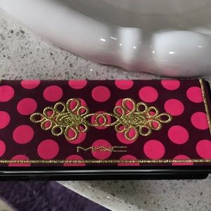 MAC Nutcracker Pallet